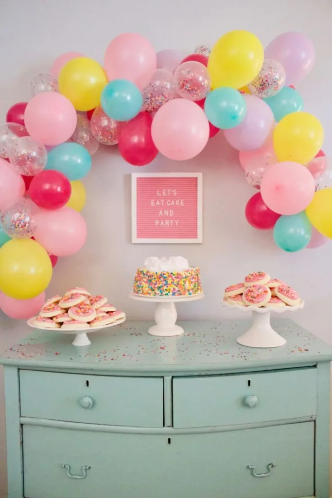 DIY Party Backdrops balloon arch