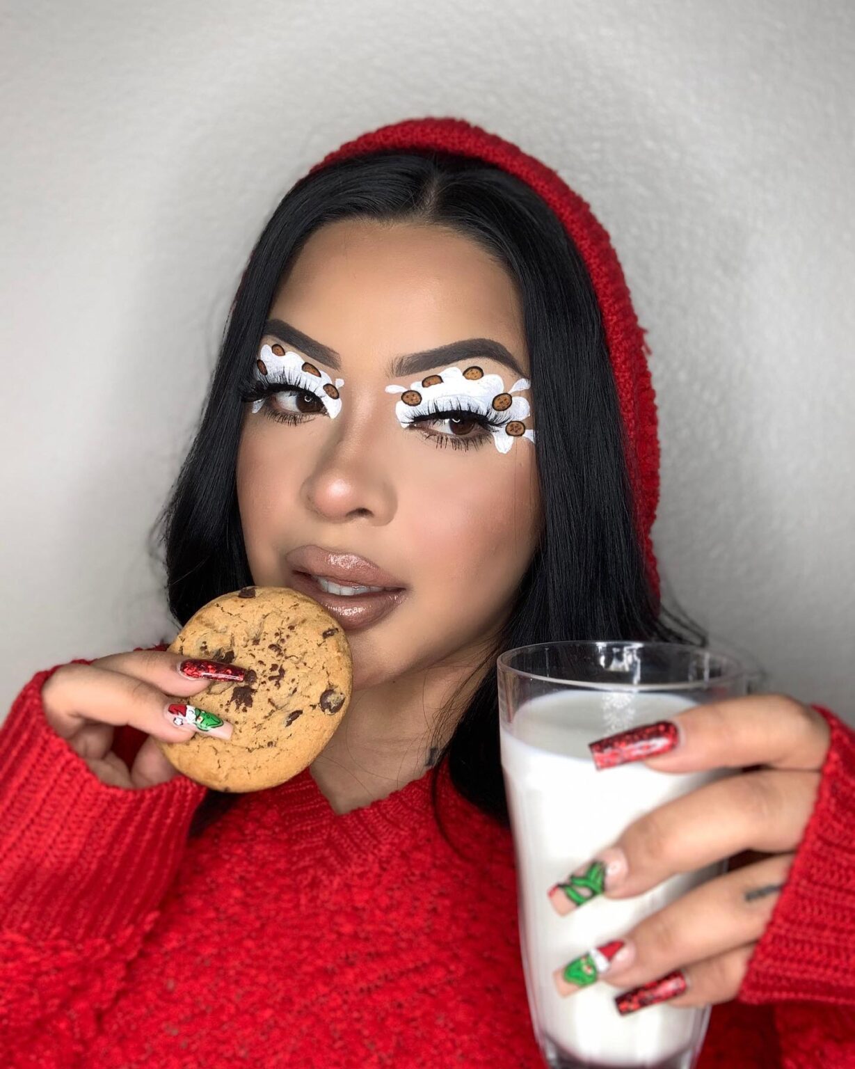 25 Creative Christmas Makeup Looks to Make Your Holidays Merry and