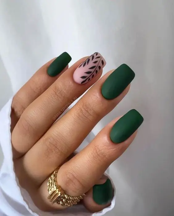 emerald green nails