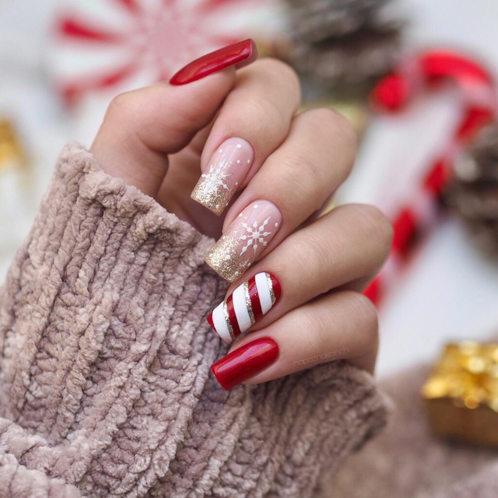 gold & red christmas nails