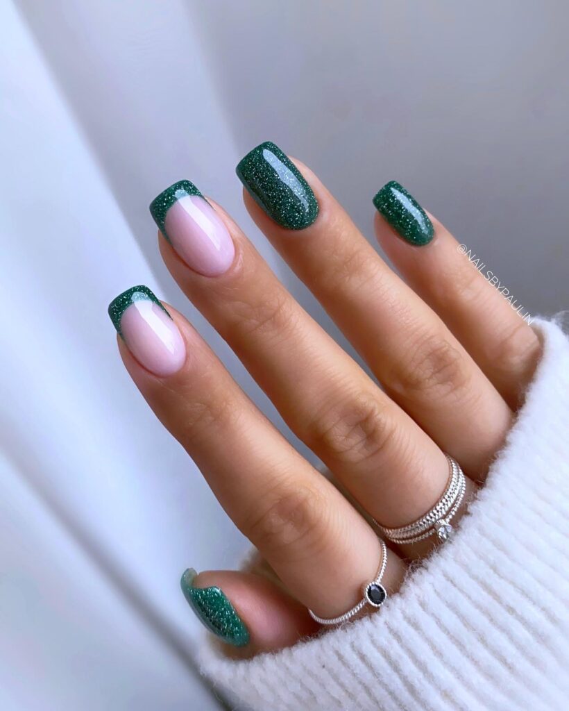 green sparkle christmas nails