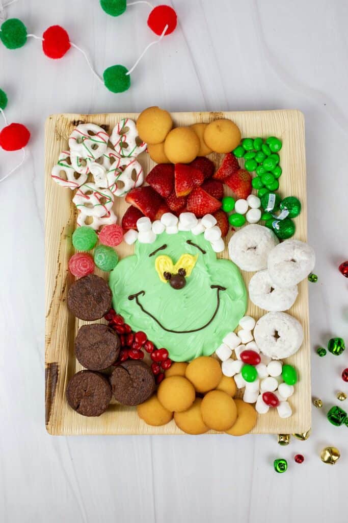 grinch christmas buttercream board