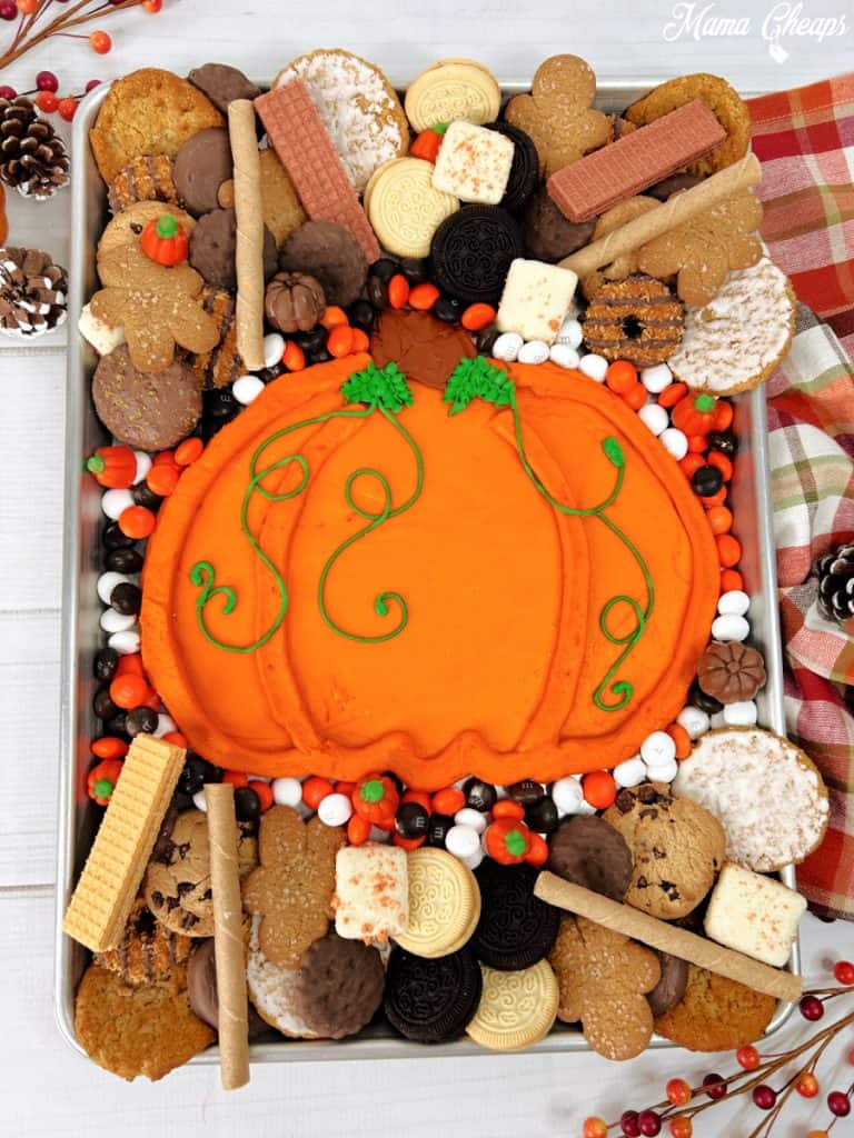 pumpkin-themed frosting board