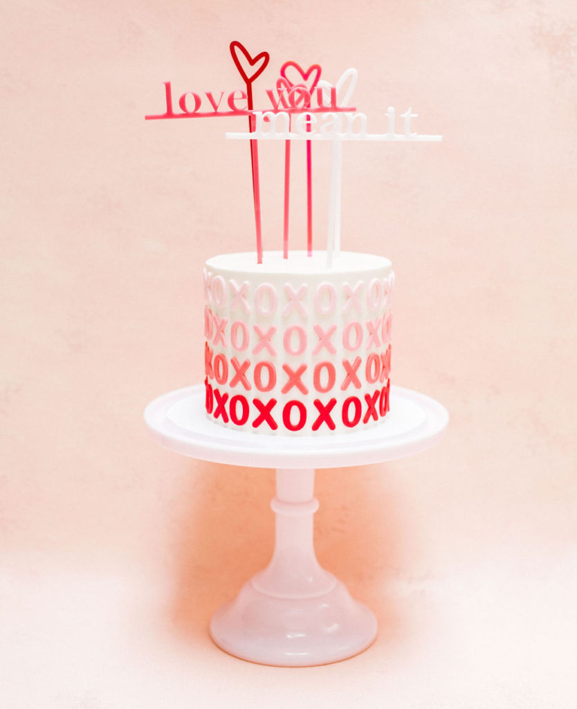 xoxo forever valentine cake