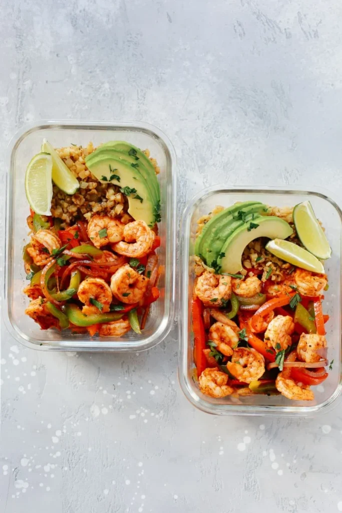 low-carb shrimp fajita meal-prep bowl