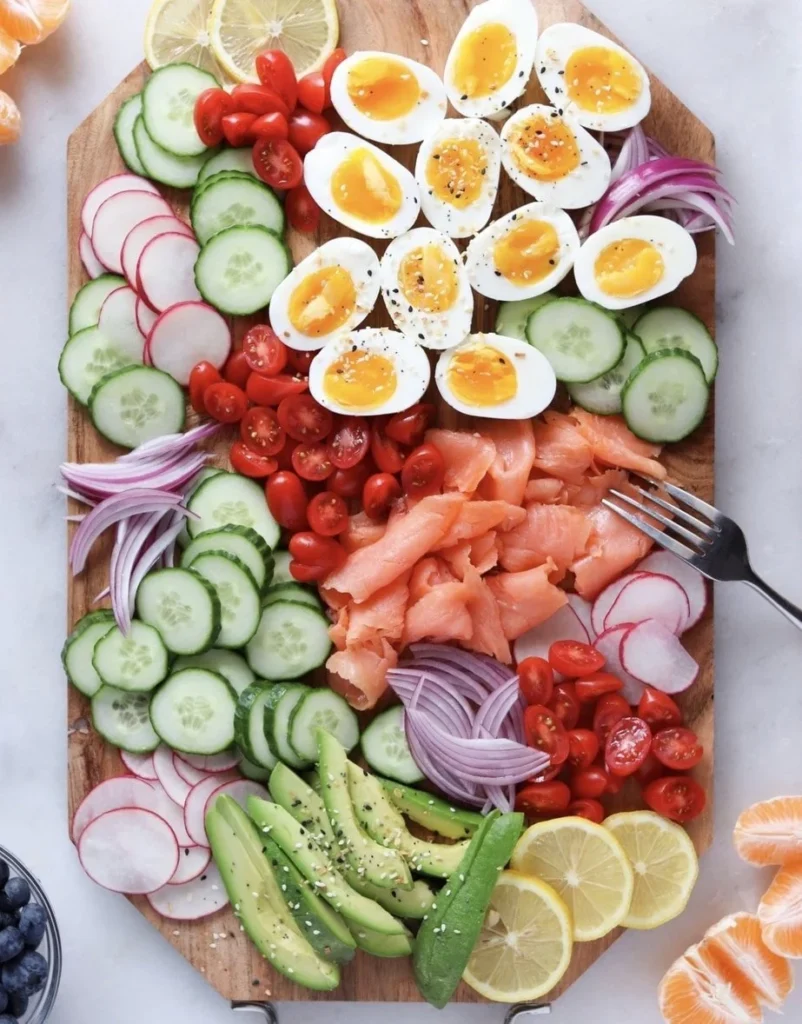low-carb salmon & eggs breakfast platter