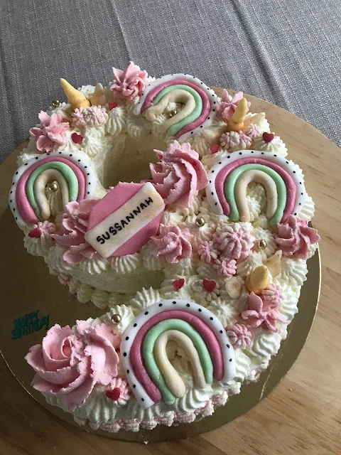 number 9 unicorn cake