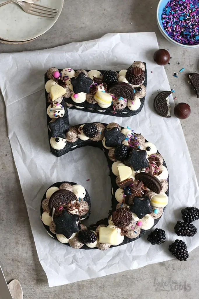 oreo cookie cream number cake