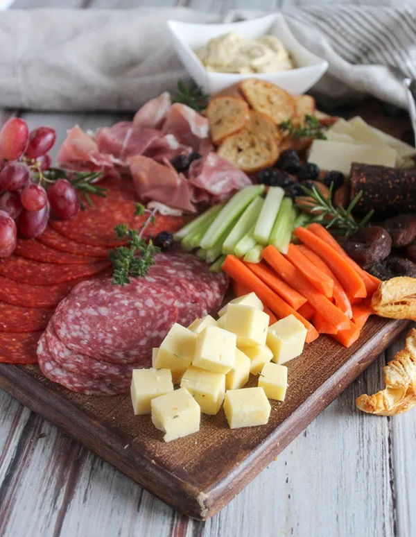 build a healthy charcuterie board