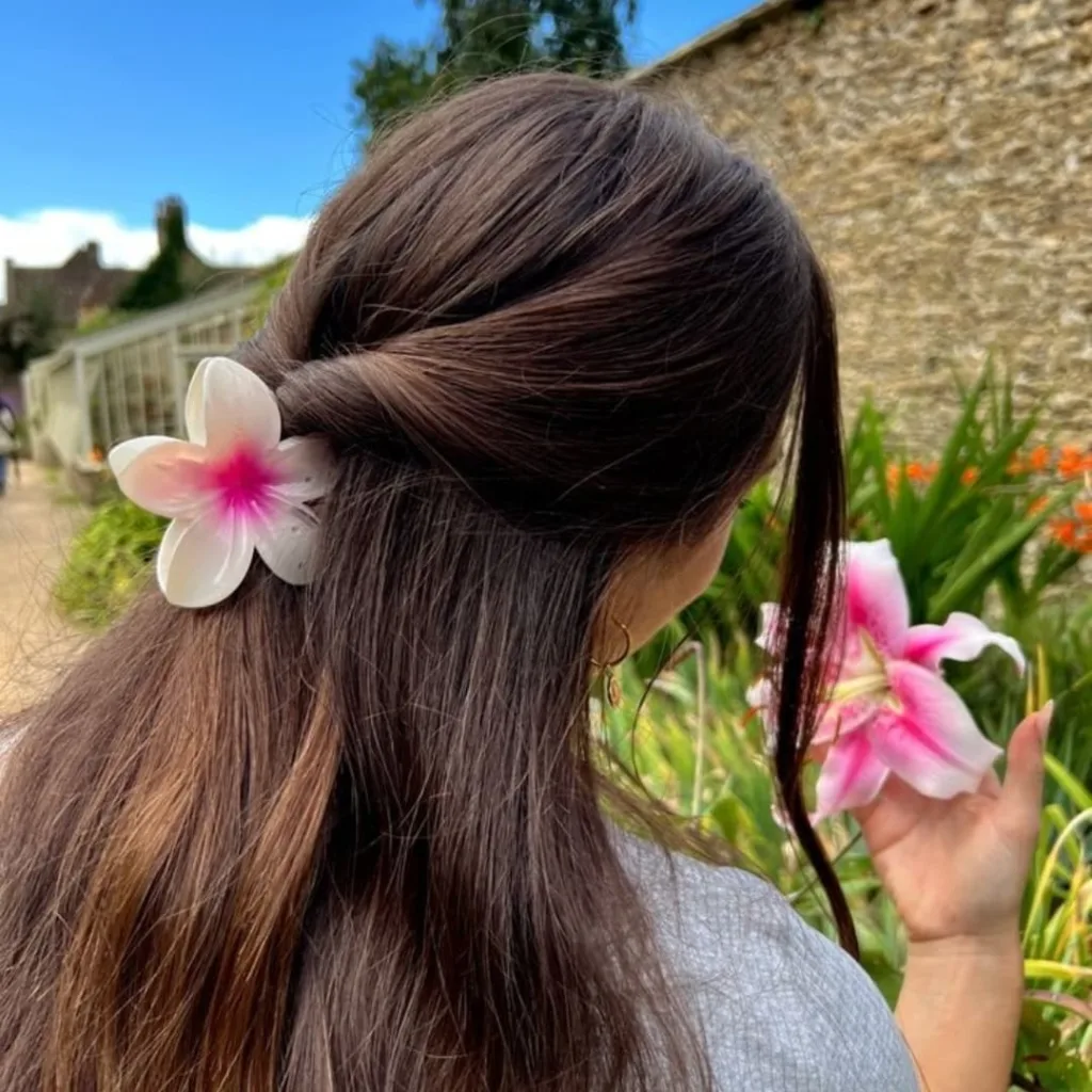 half up claw clip hairstyle
