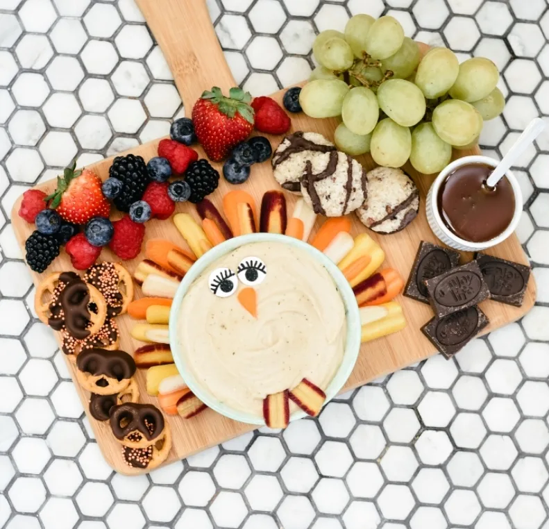small thanksgiving appetizer board