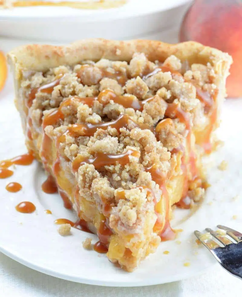 caramel crumble peach pie