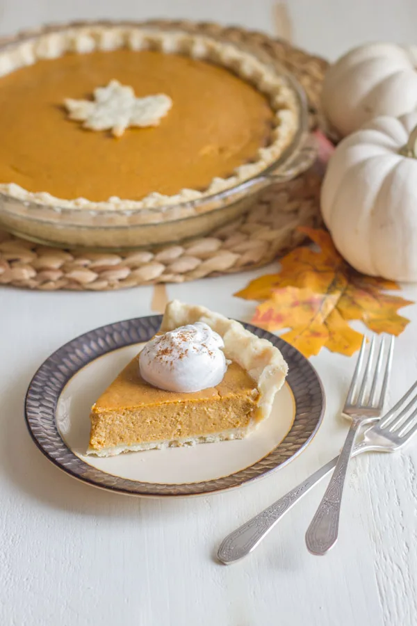 classic pumpkin pie with pie crust tutorial