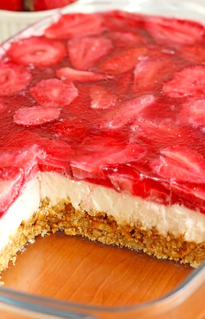 strawberry pretzel dessert