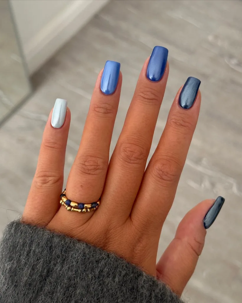 blue gradient winter nails