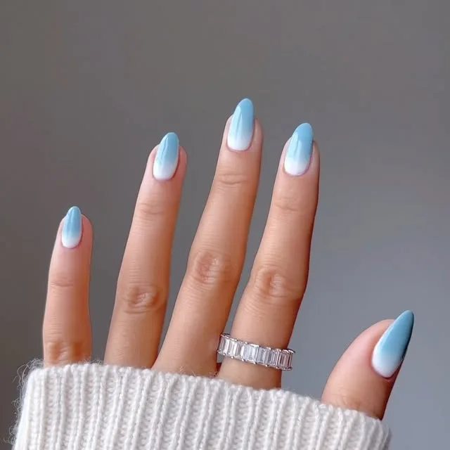 blue gradient fade winter nails