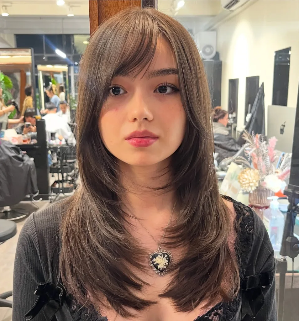 butterfly wolf cut with side bangs