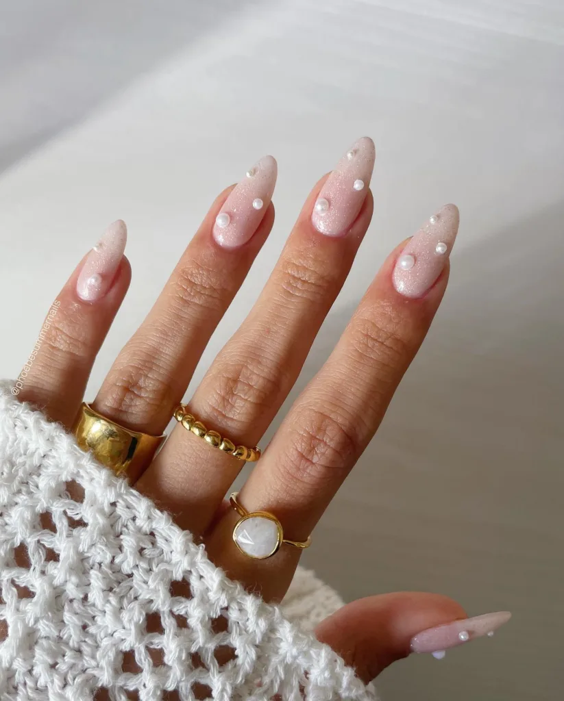 soft pearl drip nails