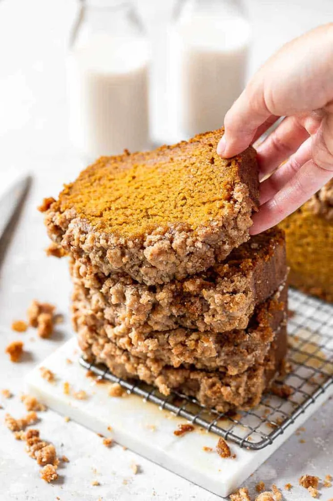 pumpkin bread with streusel topping