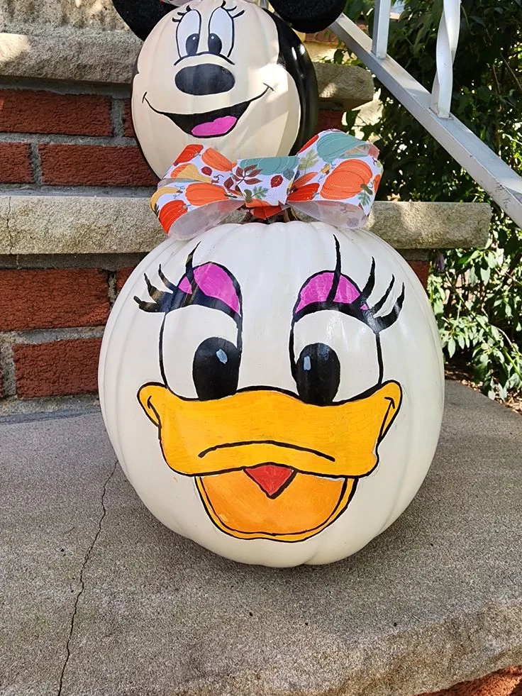 daisy duck pumpkin