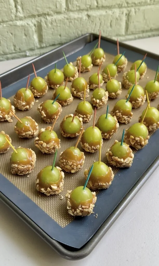 caramel apple grapes