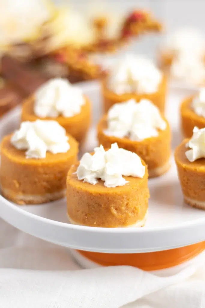 mini pumpkin pies thanksgiving finger food desserts